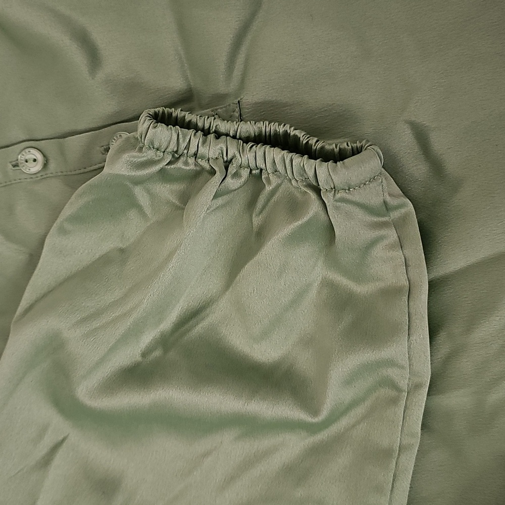 Nordstrom Women's Sage Green Satin-Effect 2 Piece Pajama/Lounge Set Size XS - Picture 10 of 12